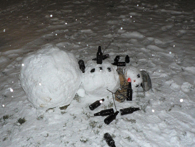 drunk_snowmen_640_01