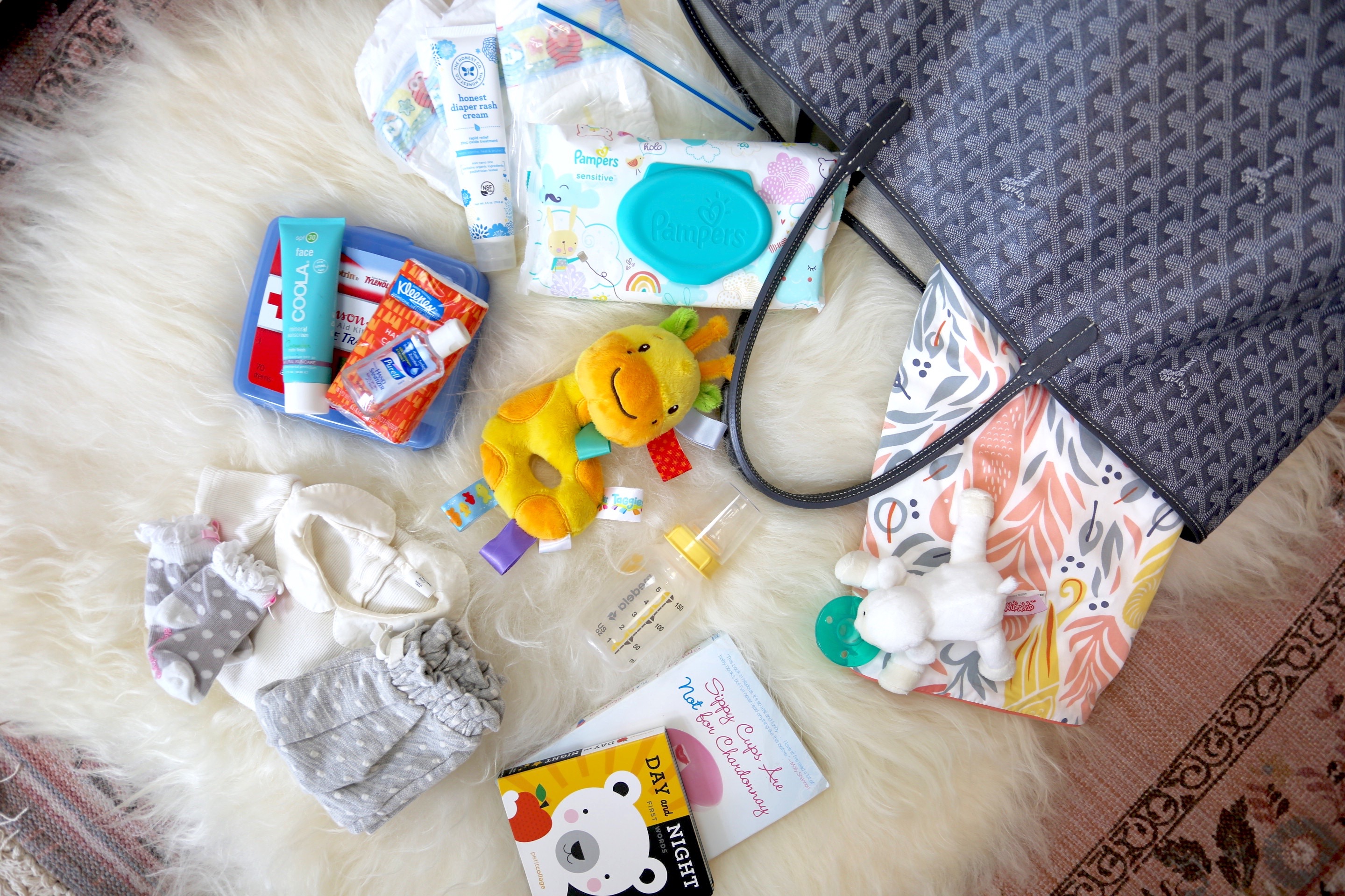 What's In My Diaper Bag - fiftytwothursdays